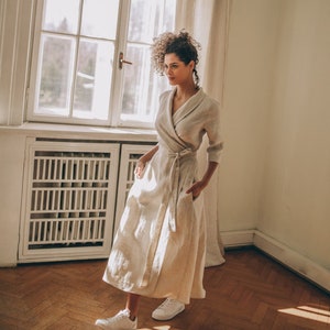 Robe portefeuille en lin avec col châle et poches, Robe en lin naturel pour femme, Robe midi en lin printanière, Robe nouée à la taille, Robe grande taille