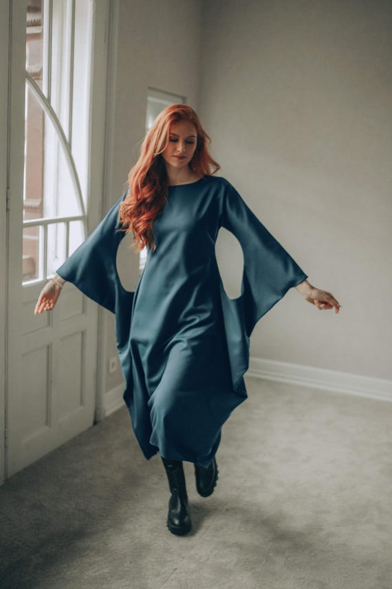 long sleeve cotton midi dress Rungolee Alex | Female | Size XXS cinching belt and unfurls with a gathered skirt Wine Red Ruched A-Line Midi
