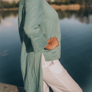Tunique d'été en lin en turquoise poussiéreux, haut asymétrique en lin, haut grande taille, vêtements bohèmes en lin pour femme, tunique de plage, tenue d'été image 7