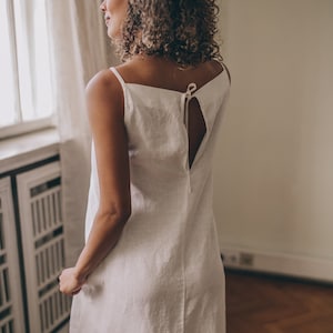 Robe en lin blanche, robe longue en lin, robe en lin simple, robe en lin à fines bretelles, vêtements grande taille, robe en lin femme, vêtements en lin image 5