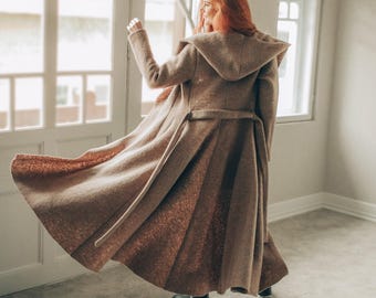 Maxi wollen vest met capuchon: prinsessenmodel met riem en zakken, winterjas