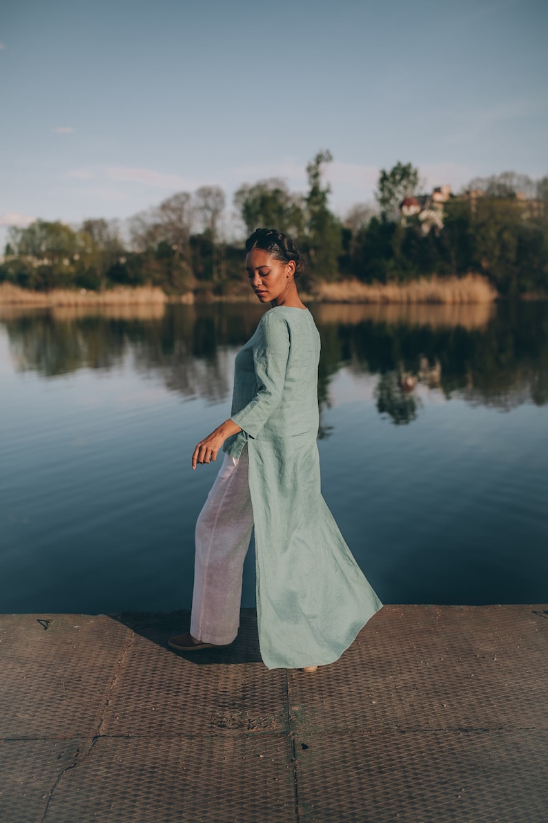 Tunique d'été en lin en turquoise poussiéreux, haut asymétrique en lin, haut grande taille, vêtements bohèmes en lin pour femme, tunique de plage, tenue d'été image 4