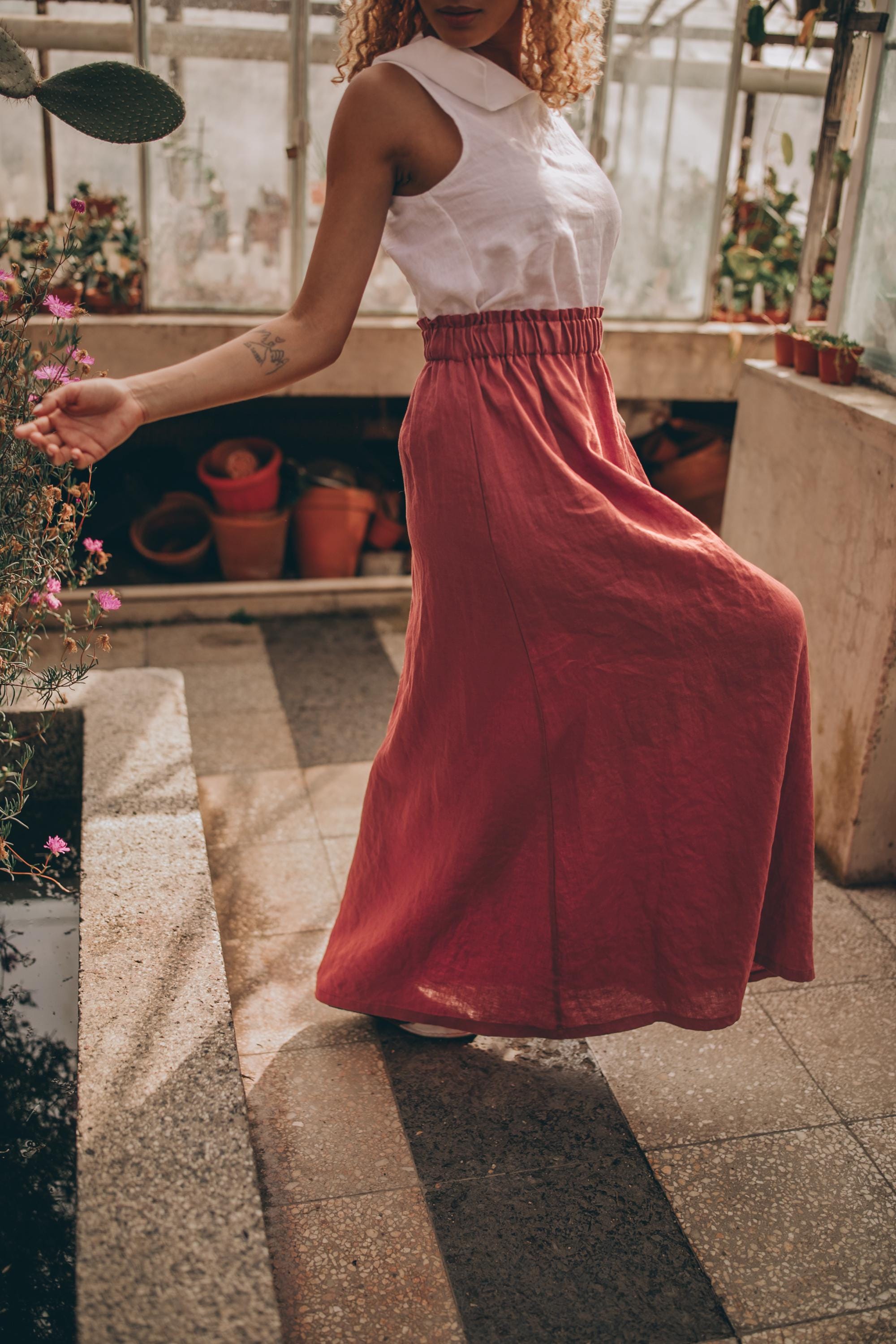 Jupe maxi avec ceinture élastique et motif folklorique, coupe évasée