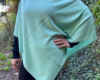 GIFT FOR MUM Cashmere Poncho/Christmas gift,Thanksgivinggift, Pink handmade cashmere Poncho/giftforher/giftformum/holidaygifts/birthdaygift