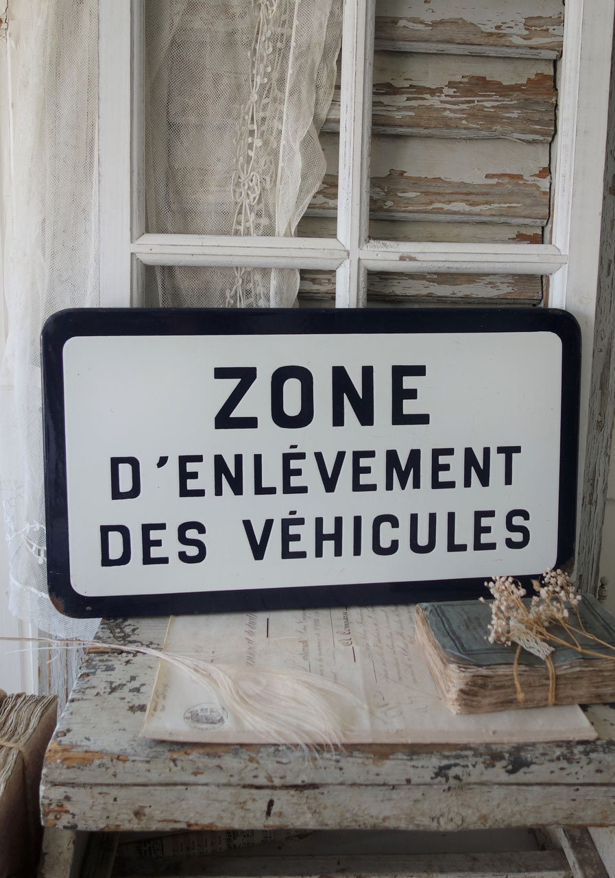 Old French traffic sign / street sign