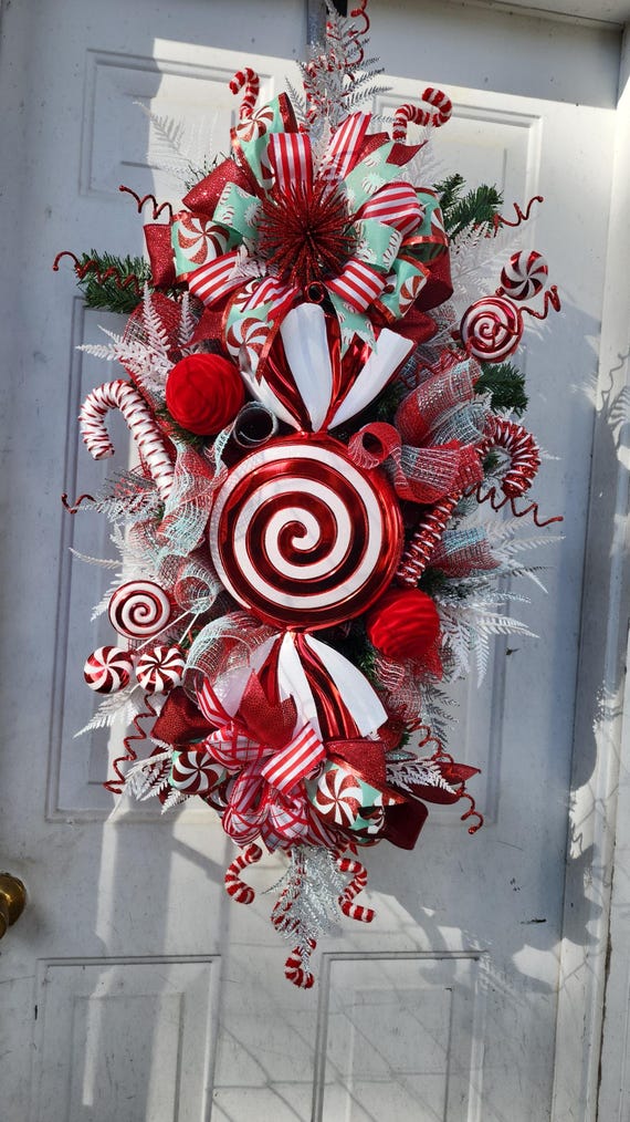 Handmade Peppermint Christmas Swag: Holiday Door Decor