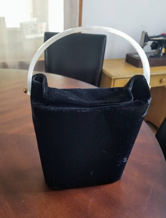 Black velvet handbag - image 6