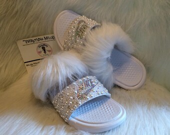 fluffy sandals nike