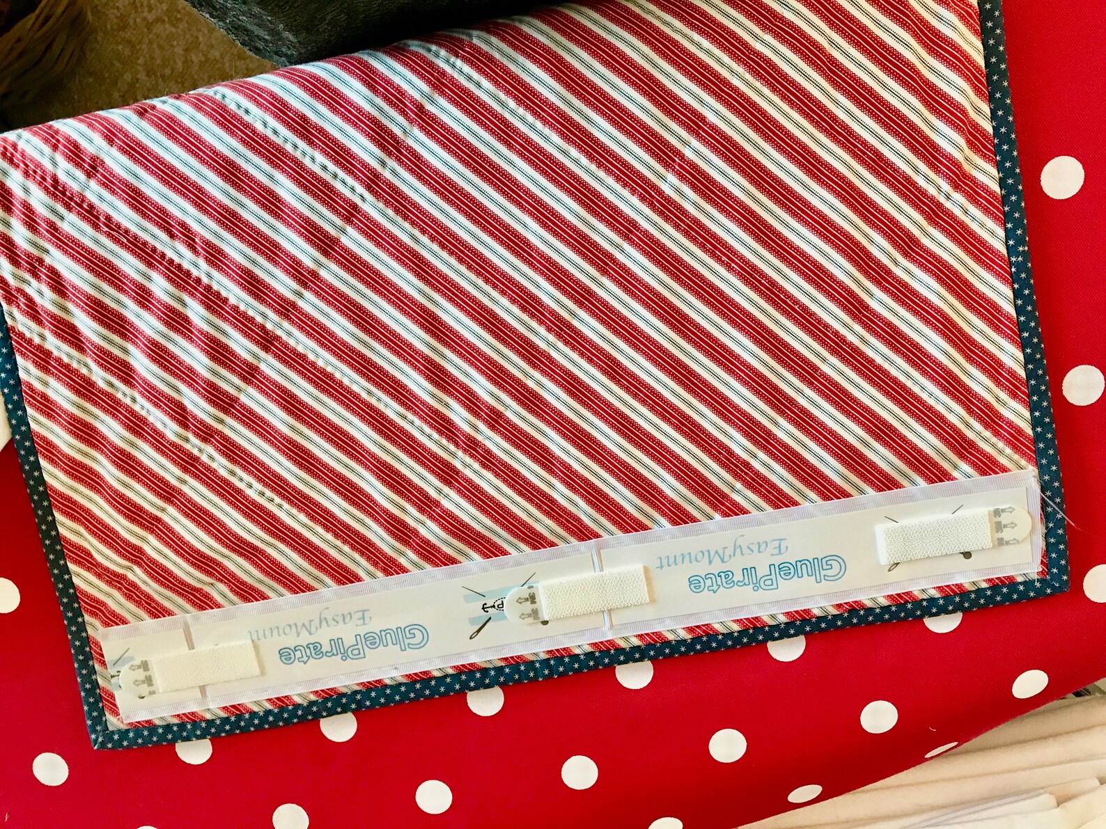 Glue Pirate Easy Mount Quilt Hanging System Using 3M Command Strips Etsy