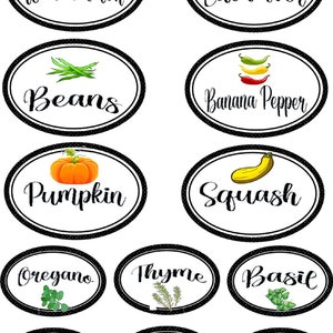 Pode incluir: Doze etiquetas ovais pretas e brancas com diferentes frutas, vegetais e ervas. As etiquetas têm pontos brancos e texto preto. As etiquetas incluem melancia, pepino, feijão, pimentão banana, abóbora, abobrinha, orégano, tomilho, manjericão, mirtilo, morango e amora.