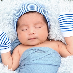Newborn Navy & White Hat with Striped Mittens (baby girl, baby boy, unisex baby, gender neutral baby)