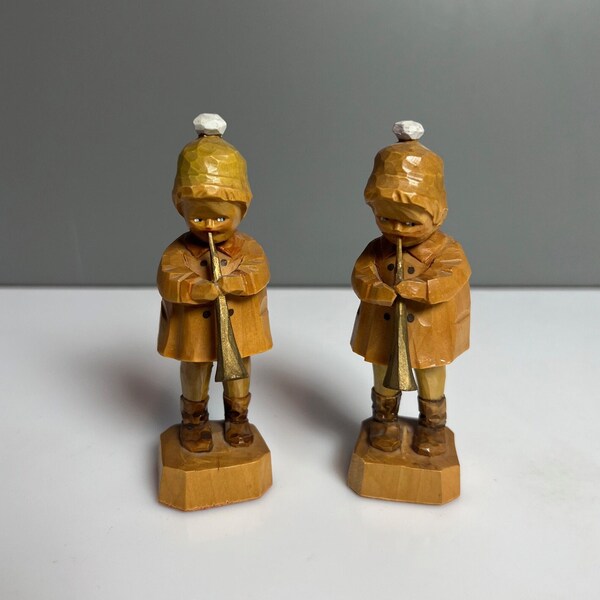small wooden figure figure Miss Ore Mountains