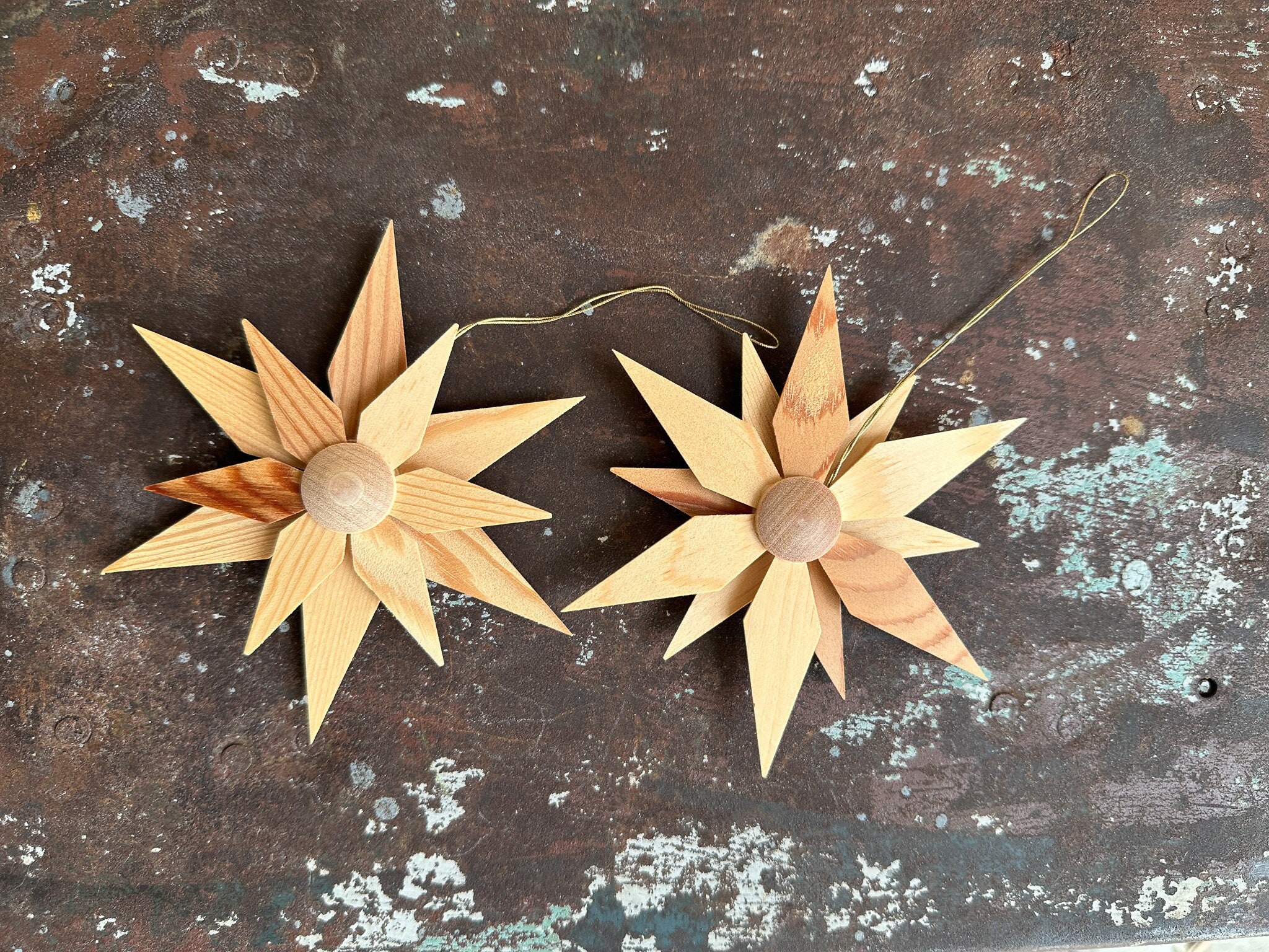 Tree hanging wooden stars, red - Erzgebirgskunst-Shop