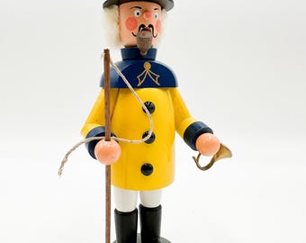 Smoking man postman smoker wooden figure Erzgebirge vero