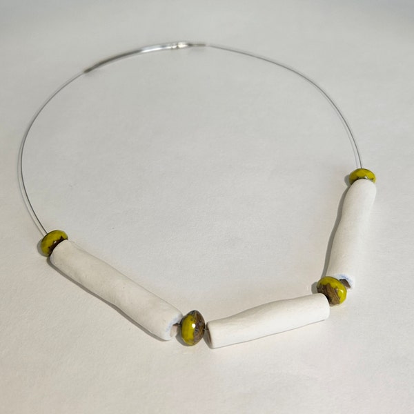Porcelain and olivine choker necklace