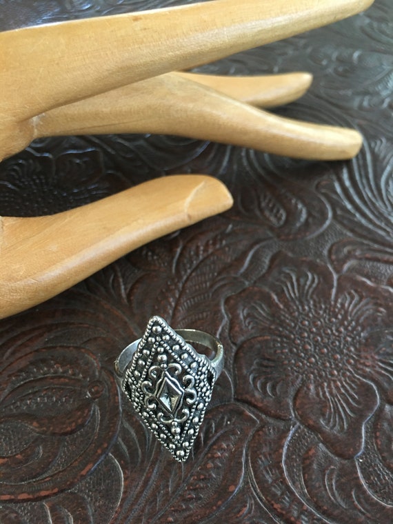 Vintage Y2K Silver Tone Filigree Witch Ring Antiq… - image 5