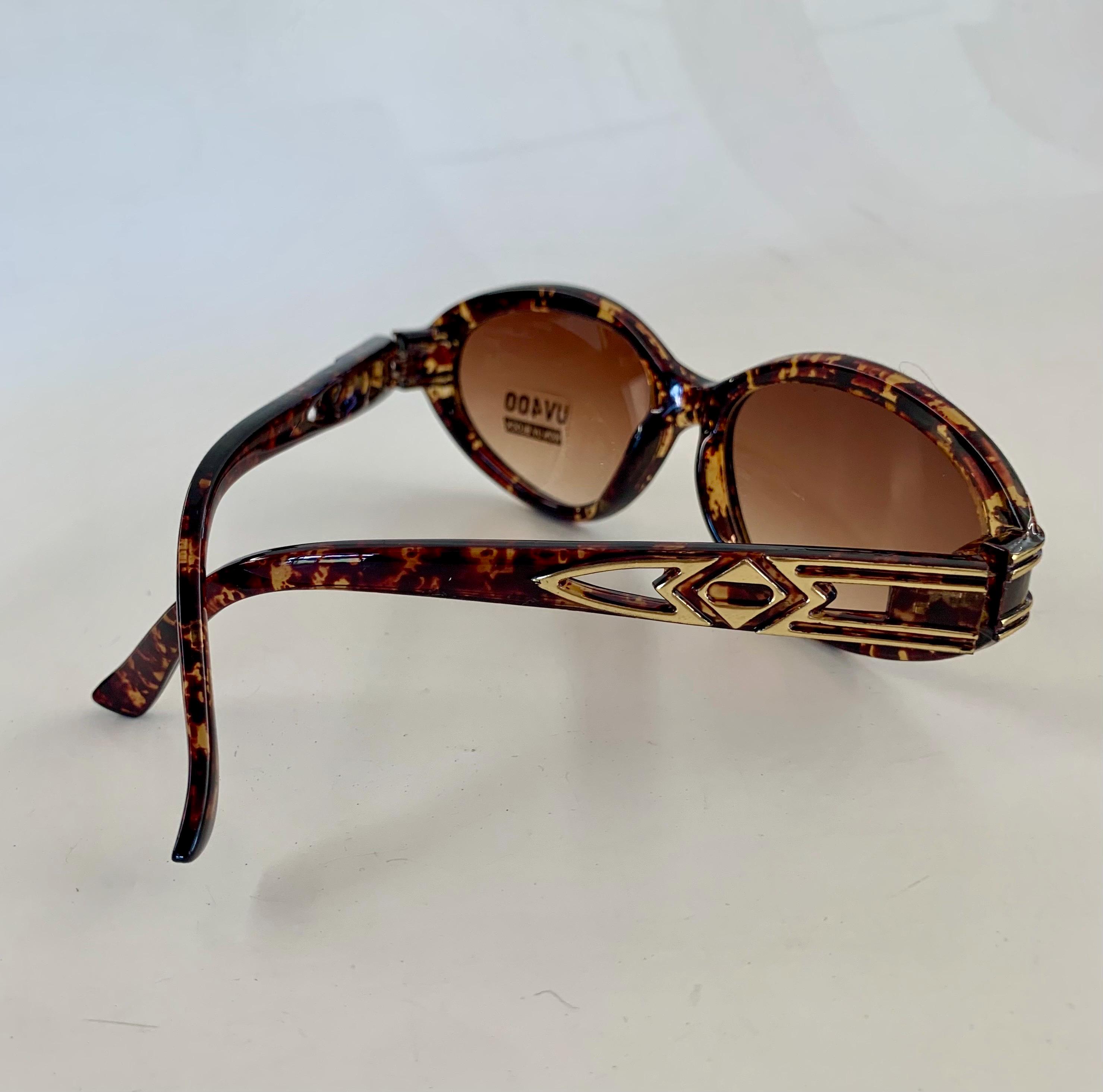 Vintage 1980s/90s/y2k Style Tortoise Shell Sunglasses With  display picture 2
