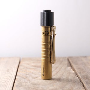 olight i3t and i3t two  button magnet (not the flashlight)