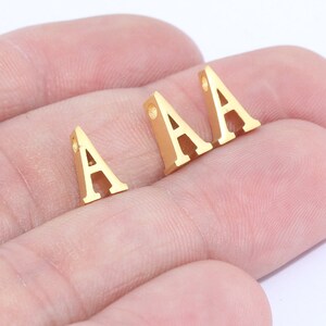 Letra Alfabeto Griego de Oro Mate de 24k (7 x 9 mm), Letra Alfabeto Griego, Joyas Alfabeto Griego, Charm Alfabeto, Letras Bañadas en Oro, GG, MTE394