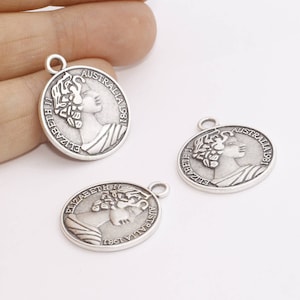 3 Pcs 23x28mm Antique Silver Elizabeth Medallion, Coin Charms, Silver Antique Coins, Queen Elizabeth Necklace, Silver Plated Pendants, AE188