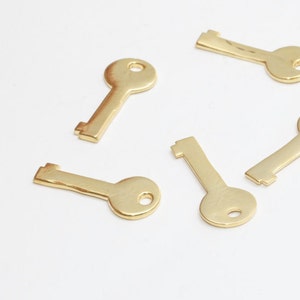 3 Pcs 9x21mm 24k Matt Gold Key Charms, Key Pendant, Gold Key Charm, Necklace Key Charm, Heart Key Charm, Gold Plated Findings, BRT276
