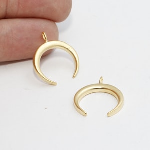 18x21mm 24k Matt Gold Horn Charms, Horn Pendant, Moon Pendant, Crescent Moon Charm, Gold Plated Findings, Jewelry Supplies, BRT603