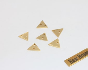 10 dijes triangulares de latón crudo de 11 x 12 mm, con 2 agujeros, para pulseras, SOM100