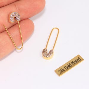 10 x 32 mm 24-karaats glanzende gouden veiligheidsspeldoorbellen, CZ micro-pave pin-oorbellen, statement-oorbellen, veiligheidsspeld doortrekbare oorbellen, MTE847