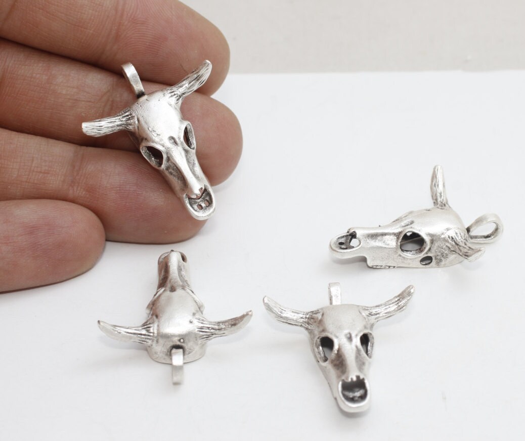 27x34mm Antique Silver Cattle Charms, Buffalo Pendant, Horn Jewelry, Horn Necklace, Cattle Skull, Buffalo Skull Charms, Pendant, KDR181