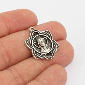 20x25mm Antique Silver Plated Jesus Pendant, Jesus Necklace, Jesus Charm, Christ Charm, Christ Pendant, Religious Jewelry, SJ, MTE1225