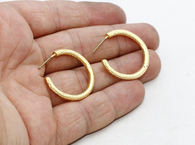 1 Pair 28mm 24k Matt Gold Hoop Earrings Hammered Hoops Gold | Etsy