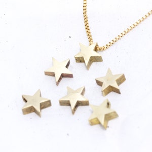 2 piezas 8x10mm latón crudo estrella encantos, encantos estrella, encantos Dainty, estrella de latón Tiny, perlas de estrella, hallazgos de latón crudo, encantos de estrellas, SD, KA68