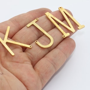 Breloque lettre en laiton brut, initiale pendentif (27 x 35 mm),