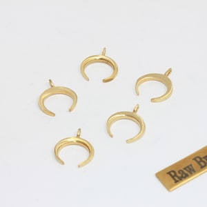 10 Pcs 13x15mm Raw Brass Horn Charms, Horn Pendant, Moon Pendant, Crescent Moon Charm, Horn Necklace, Raw Brass Findings, VH, SOM201