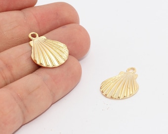 18x22mm 24k Shiny Gold Sea Shell Charm, Seashell Charm, Seashell Pendant, Shell Necklace, Beach Jewelry, Pendant, Gold Plated Charms, MTE904