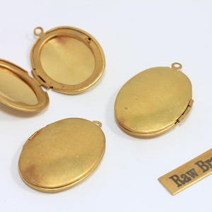 23 x 33 mm Rohmessing Öffnungs Medaillon Rahmen, Gravur Vintage Messing Medaillon, Cabochon Fassung, Oval Medaillon Anhänger, Rohmessing Zubehör, FR, AE166