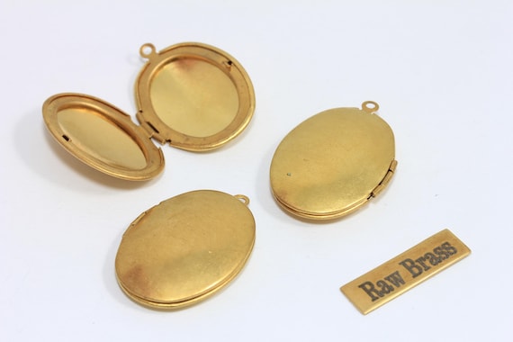 23x33mm Raw Brass Opening Locket Frame, Engraving Vintage Brass Locket, Cabochon Setting, Oval Locket Pendant, Raw Brass Findings, FR, AE166