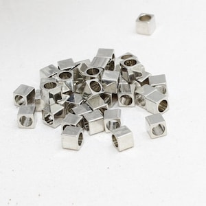 5mm plata plateada cubo perlas, espaciador cuentas, cubos, cuentas de cubo, cuentas geométricas, cuentas de pulsera, hallazgos plateados, CU, FRY60