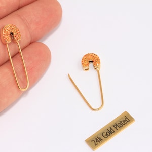10 x 32 mm 24-karaats glanzende gouden veiligheidsspeldoorbellen, CZ micro-pave pin-oorbellen, statement-oorbellen, veiligheidsspeld doortrekbare oorbellen, MTE847