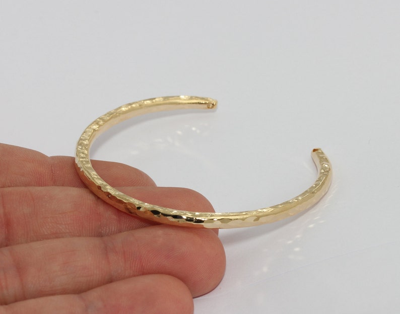 3,5 mm 24k glänsande hamrat armband i guld, armband med öppen manschett, stapelbart guldarmband, minimalistisk manschett, förgyllda detaljer, CHK224 bild 3