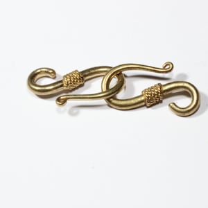 2 Pcs 11x21mm Raw Brass Fish Hook Clasps, Fishing Hook Pendant, Bracelet Connector, Brass Bracelet Charms, Raw Brass Findings, PLS90