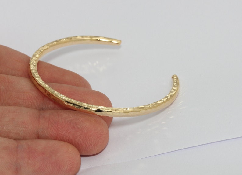 3,5 mm 24k glänsande hamrat armband i guld, armband med öppen manschett, stapelbart guldarmband, minimalistisk manschett, förgyllda detaljer, CHK224 bild 4
