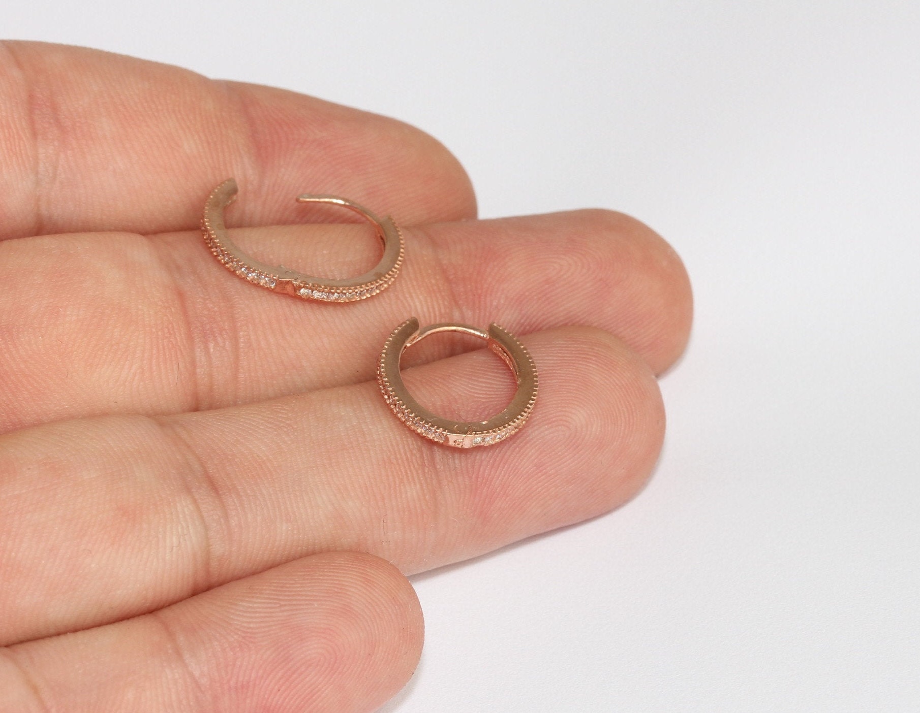 Morfetto F136 Titan Creolen - 14K Vergoldet Mini Huggie Ohrringe Hypoallergen