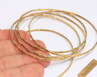 Pulseira de latão bruto martelado de 2 mm, tamanho interno de 69 mm, pulseira pequena com cúpula, pulseiras empilháveis, pulseiras de latão bruto, XP134