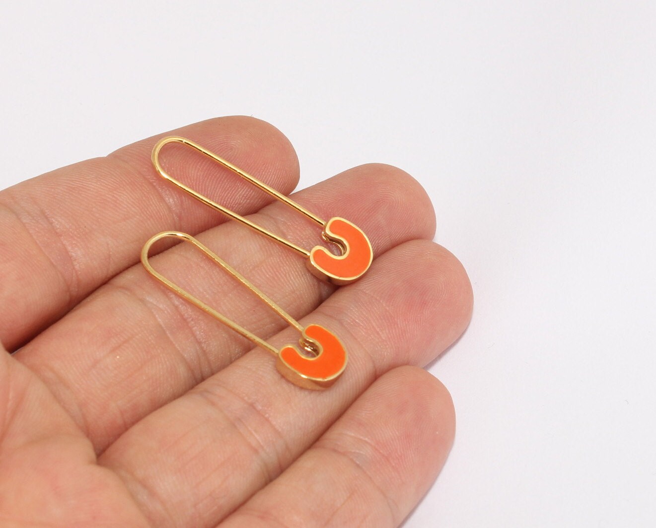 9x35mm 24k Brillant Or Plaqué Pin Charm, Pendentif pin de sécurité d’or, collier d’épingle de sécurité, charme de connecteur, charmes d’épingle orange, CPC, FNL172