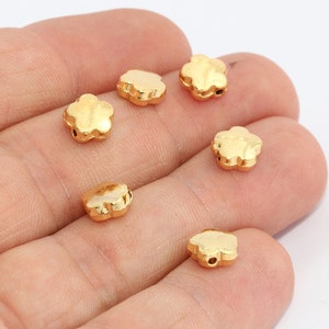 8mm 24k Shiny Gold Clover Beads, Daisy Beads, Flower Charms, Bracelet Connector, Dainty Charms, Beads, Gold Plated Findings, MTE646