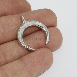 23x27mm Rhodium Horn Charms, Horn Pendant, Moon Pendant, Boho Charm, Tribal Charms, Pearl Horn Charm, Silver Plated Findings, ZM, HRN39