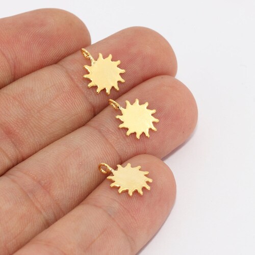 24k Shiny Vergoldeter Sonnenanhänger, zierlicher Kettenanhänger (10 x 12 mm), BRT239