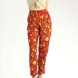 Vintage High Waisted Pants Red Gold Floral Print Elastic Lightweight Spring Women&#39;s Size Small