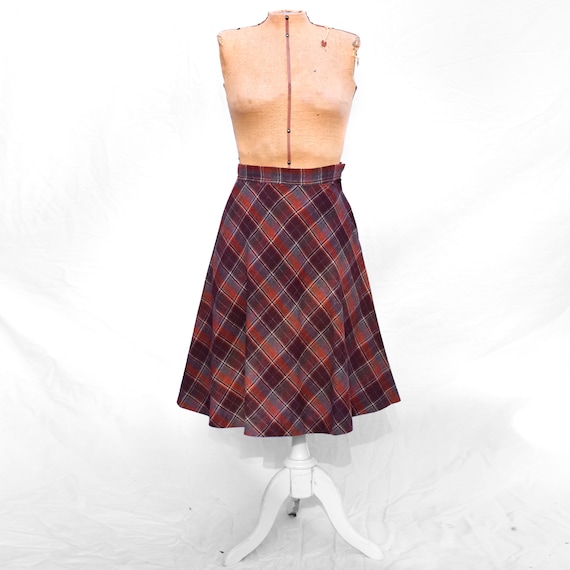 Vintage 1970s Burgundy Rust Tartan Plaid Wool Twee